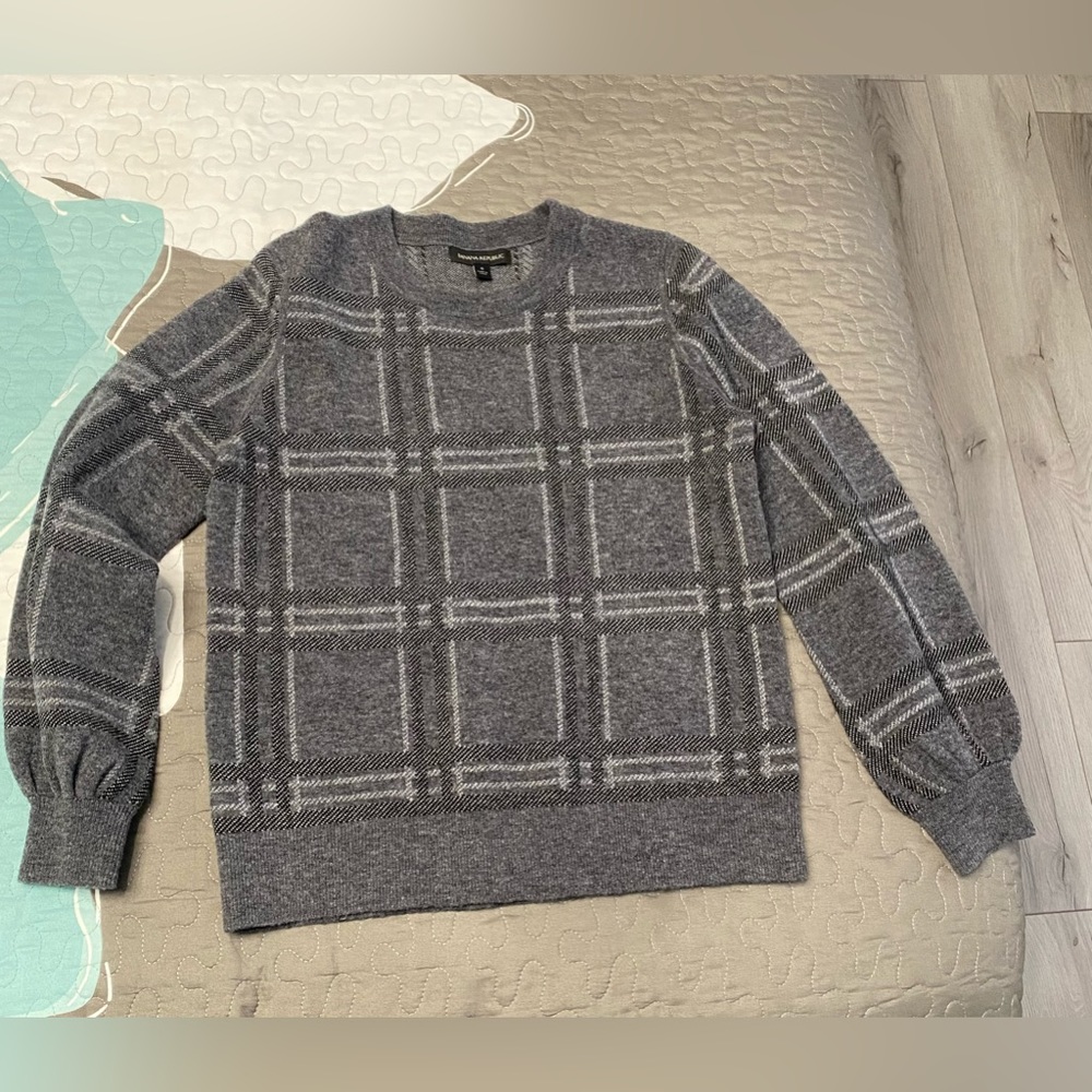 Banana republic grey sweater size S